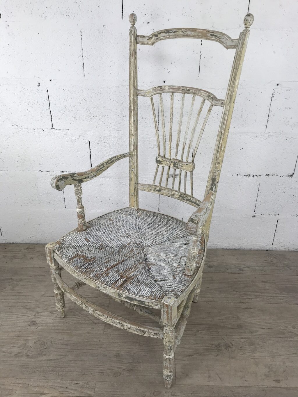 Chaise de nourrice en bois peint – Image 3