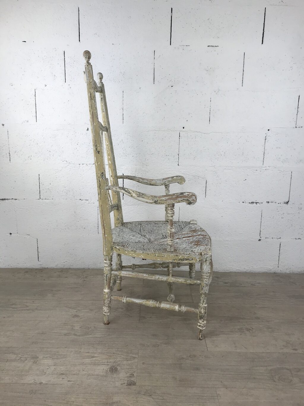 Chaise de nourrice en bois peint – Image 6