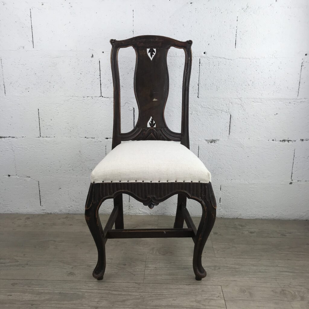 Chaise norvégienne en bois marron – Image 2