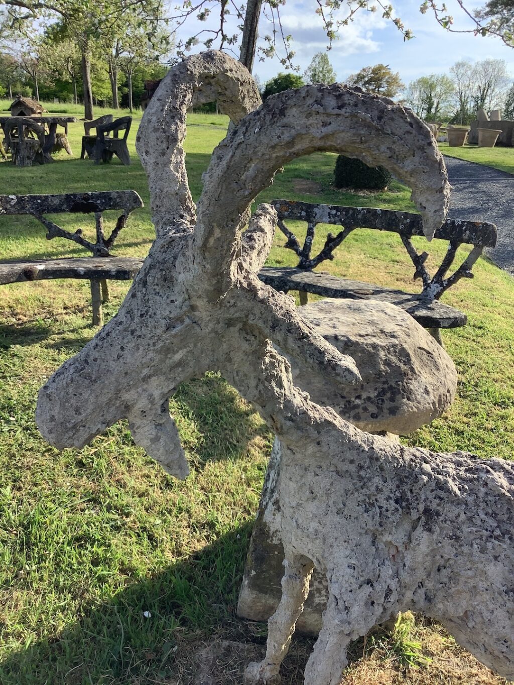 Chèvre en ciment – Image 4