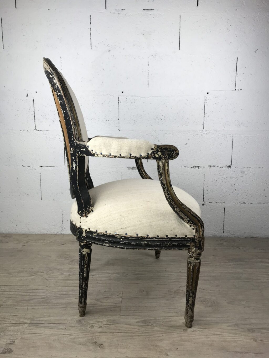 Fauteuil médaillon XVIII – Image 2