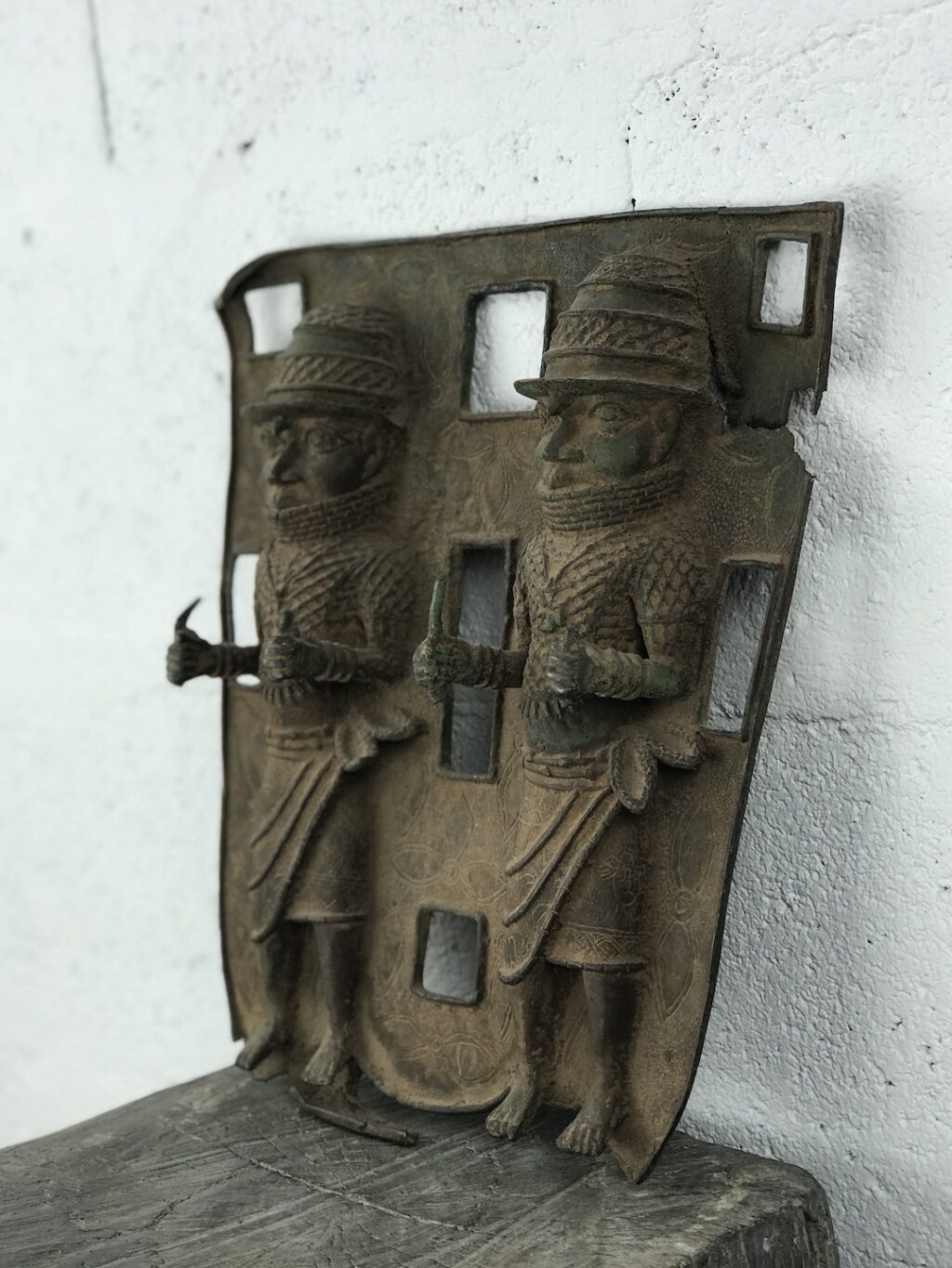 Plaque métallique avec un couple de jumeaux Bénin – Image 5