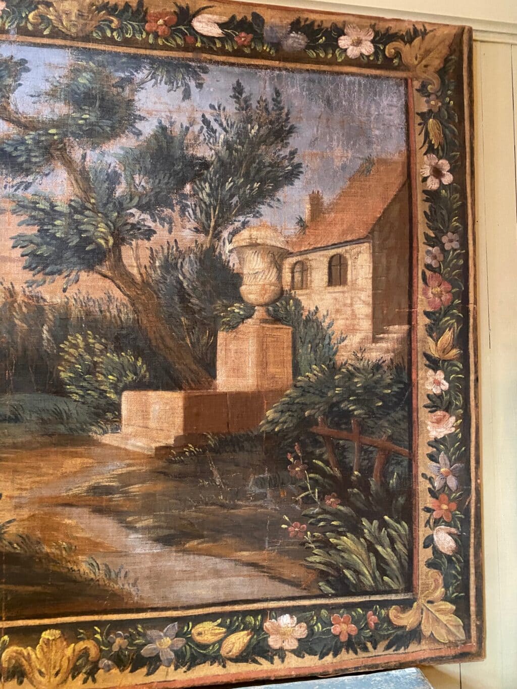 Grande toile peinte "Paysage de Provence" et bordure fleurie - montée sur chassis bois- France XVIIIe – Image 2