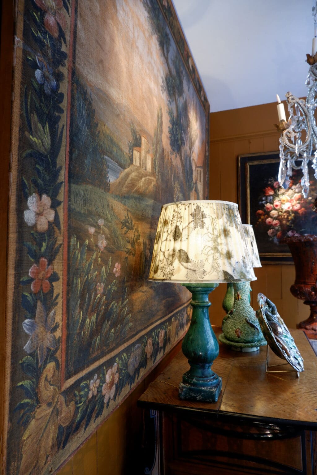 Grande toile peinte "Paysage de Provence" et bordure fleurie - montée sur chassis bois- France XVIIIe – Image 8