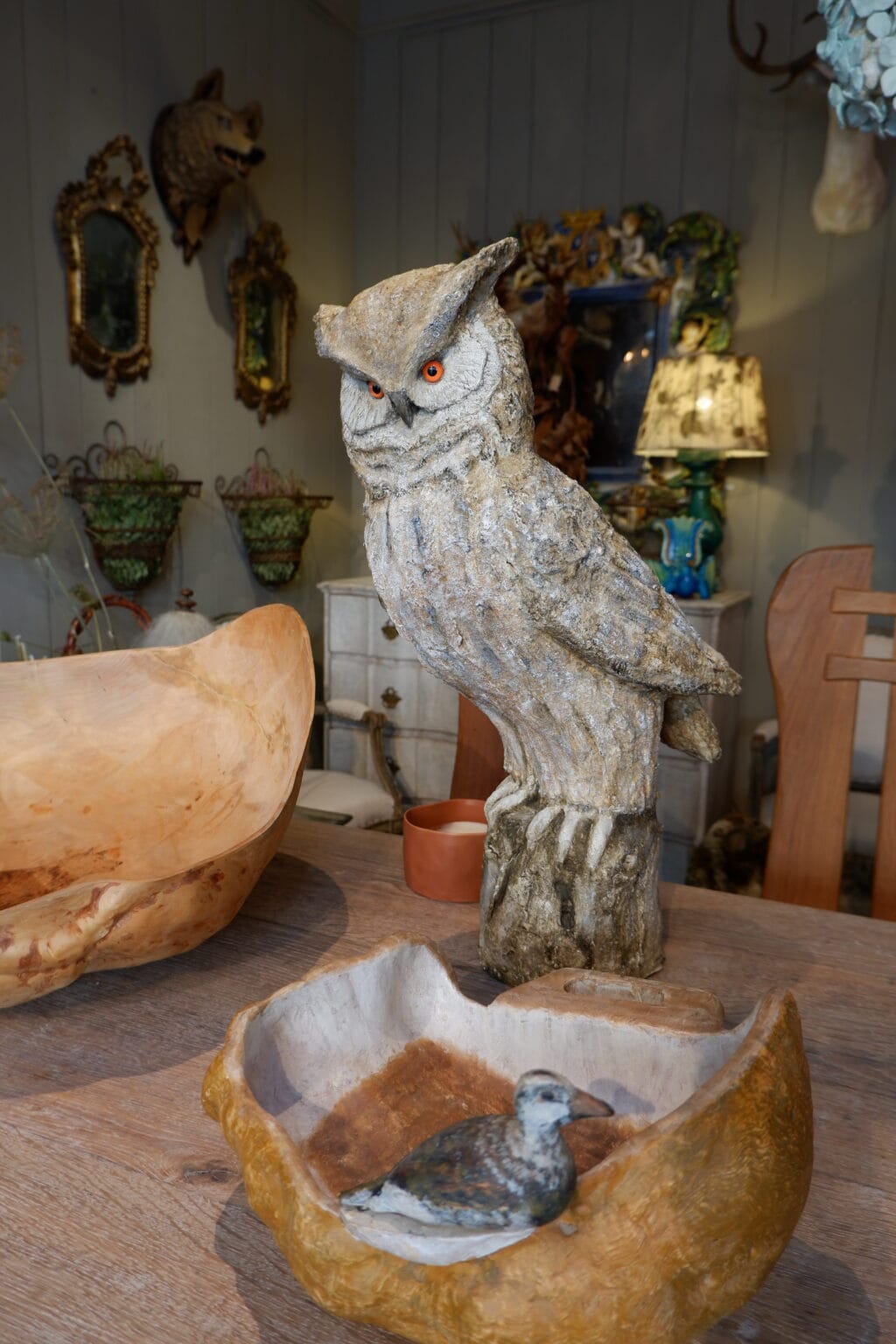 Grand Hibou en papier maché -Unique piece by a french artist.