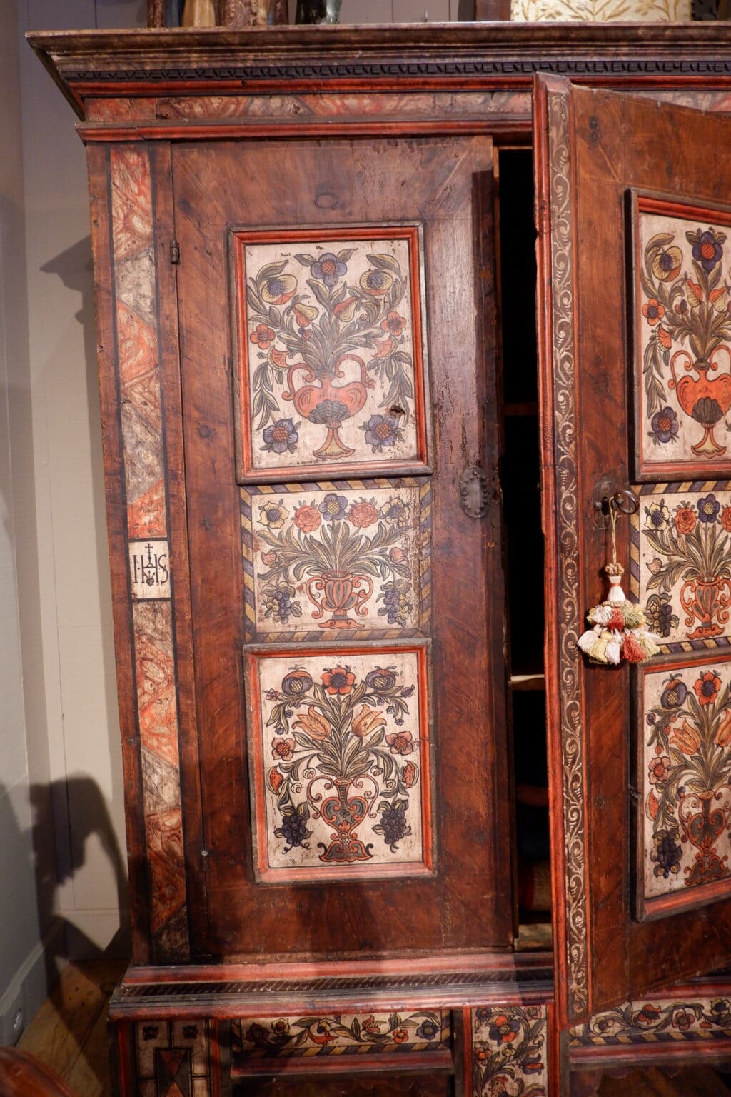 Grande armoire baroque décor polychrome -Italie du Nord- région Alpine ca.1800 – Image 4