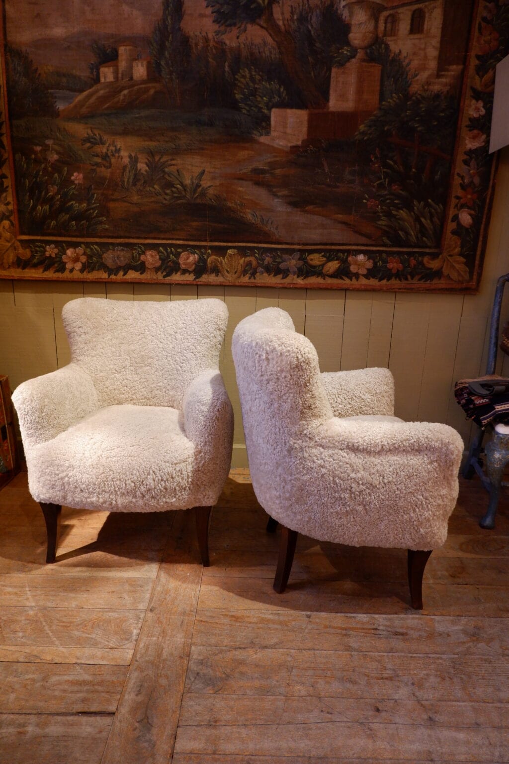 Pair of armchairs upholstered in sandy beige sheepskin - Sweden ca.1950 - Image 4