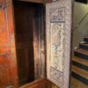 Rare armoire en châtaignier décor sculpté rehaussé de clous en laiton - Fin XVIIIe – Image 11