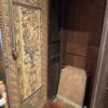 Rare armoire en châtaignier décor sculpté rehaussé de clous en laiton - Fin XVIIIe – Image 10