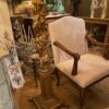 Paire de lampadaires "colonnes baroques" XVIIIe en bois sculpté & feuille d'or + A/J soie champagne – Image 8
