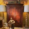 Paire de lampadaires "colonnes baroques" XVIIIe en bois sculpté & feuille d'or + A/J soie champagne – Image 2