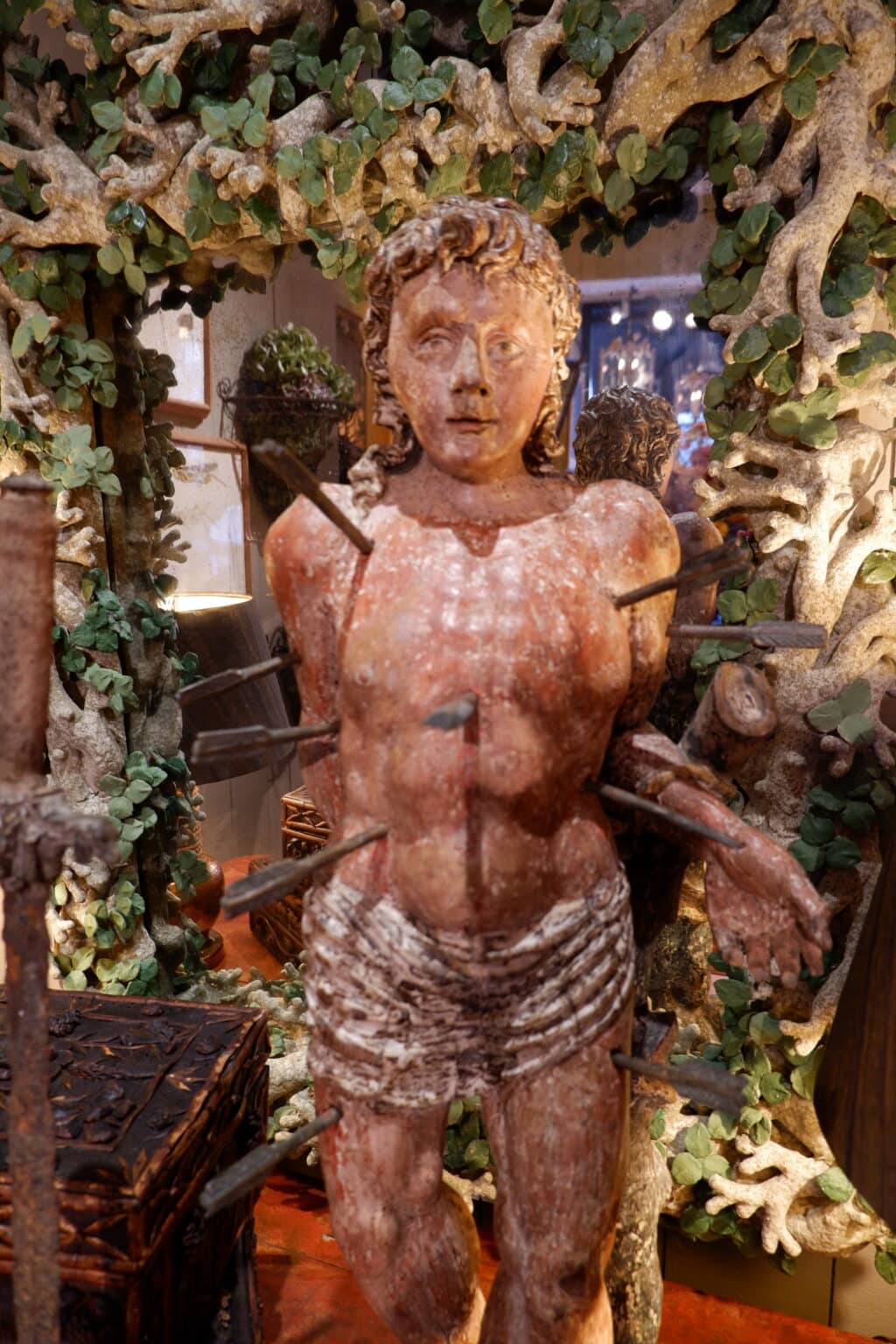 Grande statue en bois polychrome du martyr de Saint-Sébastien - Italie XVIIIe – Image 8