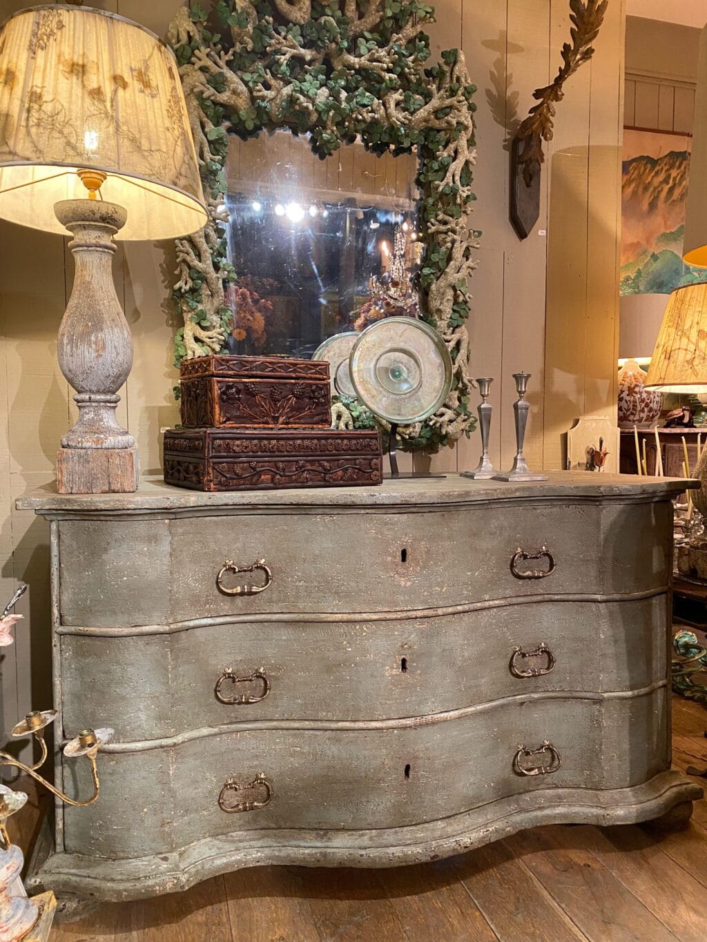 Très grande commode double galbe patine bleu pâle XIXe – Image 6