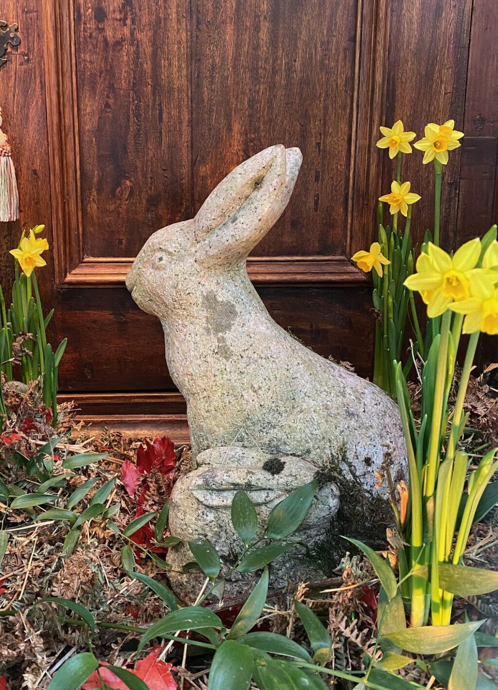 Un lapin & son petit- en pierre sculptée- Granit - XXe
