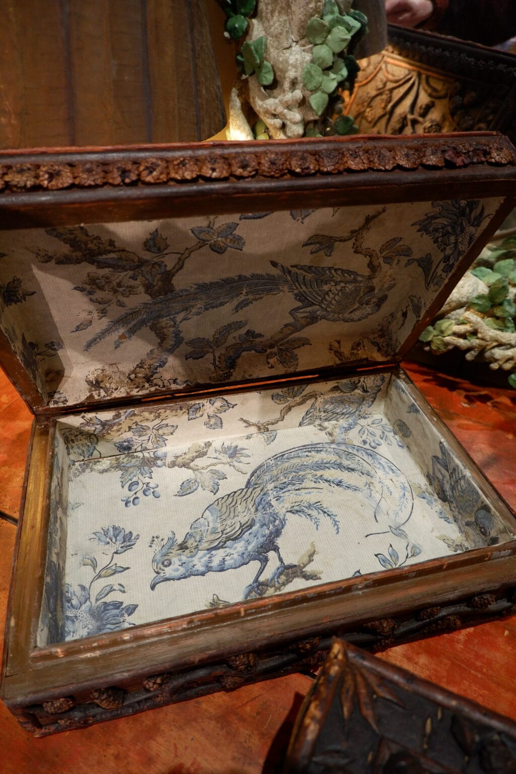 Folk art&quot; treasure boxes decorated with pine cones - Paper interior - ca.1900 - Picture 6