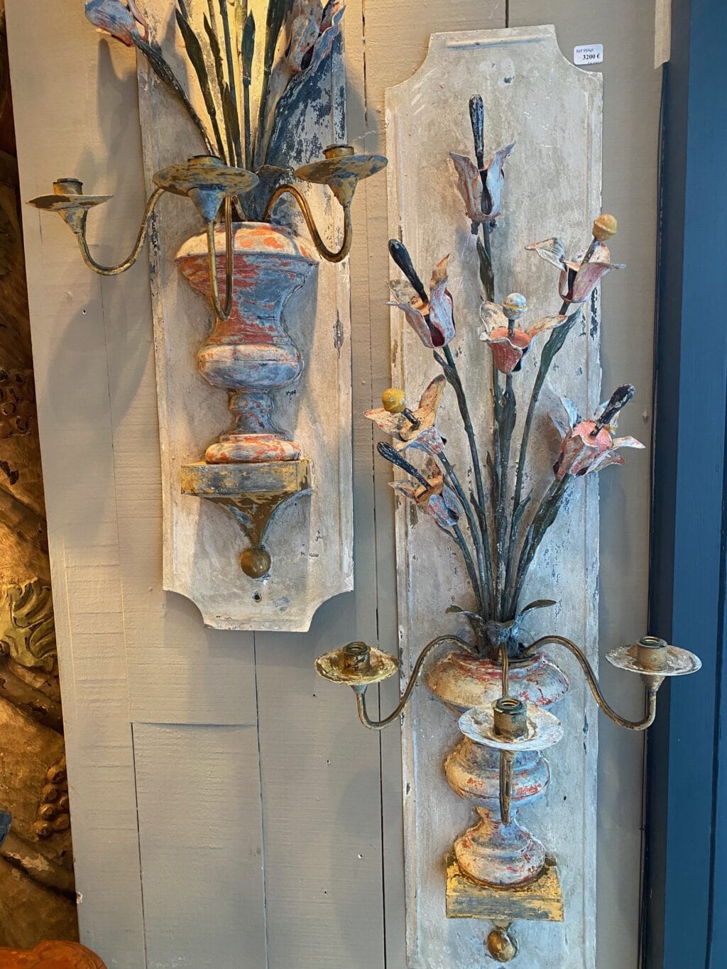 Pair of wall lights in painted sheet metal with fleur-de-lis vases - 18th century - Image 4