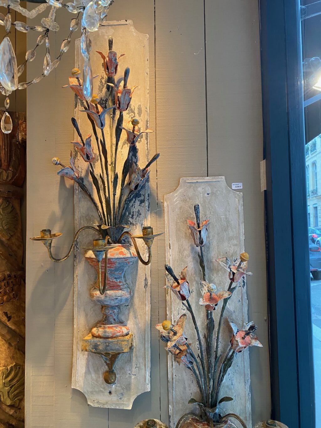 Pair of wall lights in painted sheet metal with fleur-de-lis vases - 18th century - Image 3
