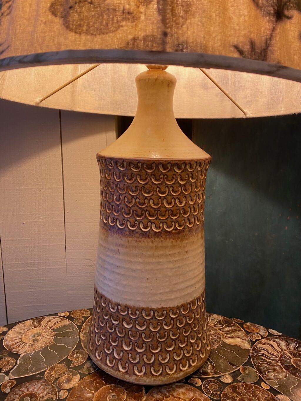 Textured sandstone lamp by Soholm - Denmark ca.1960+ A/J wild silk - Image 4