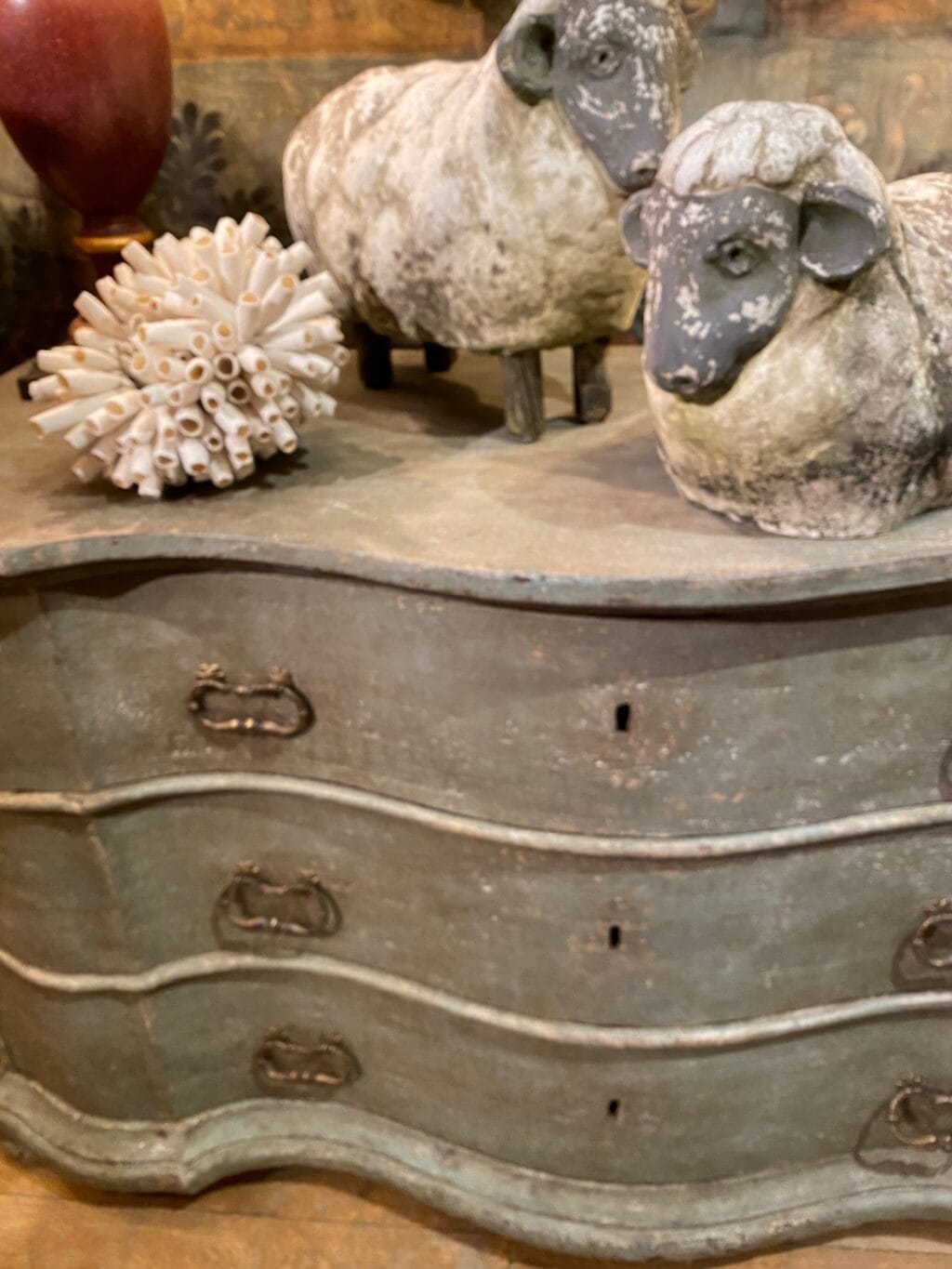 Très grande commode double galbe patine bleu pâle XIXe – Image 2
