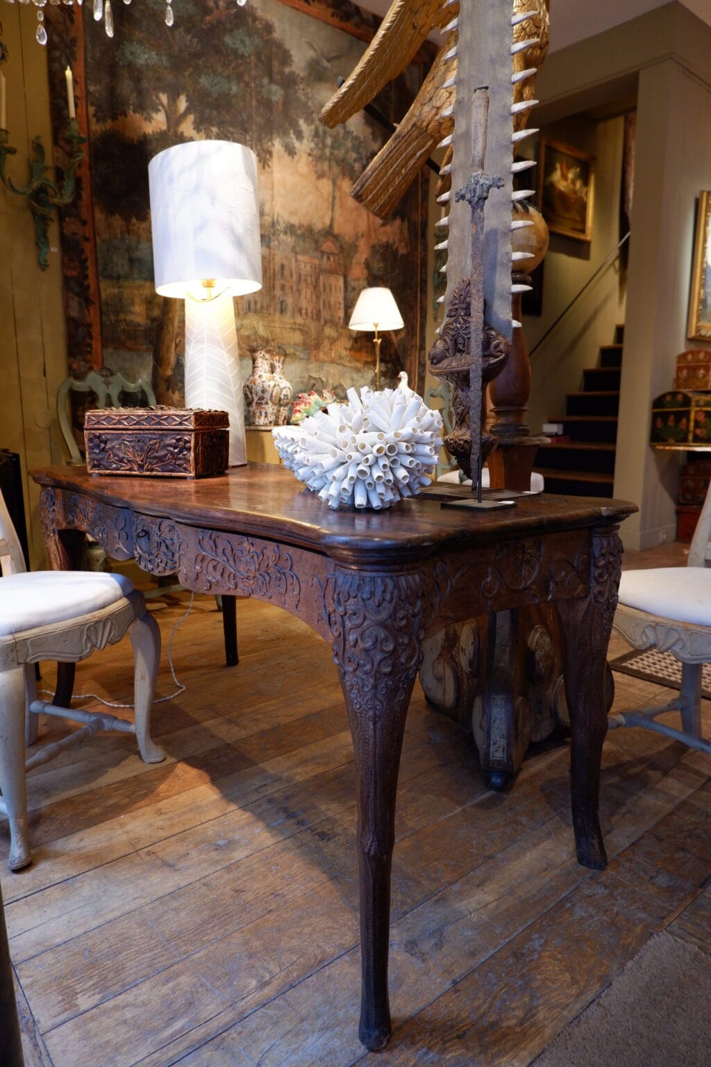 Table-bureau en chêne sculptée période Louis XV - France XVIIIe – Image 8