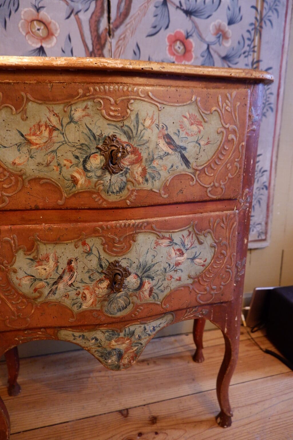 Paire de chevets Siciliens en bois laqué polychrome ca.1800 – Image 4