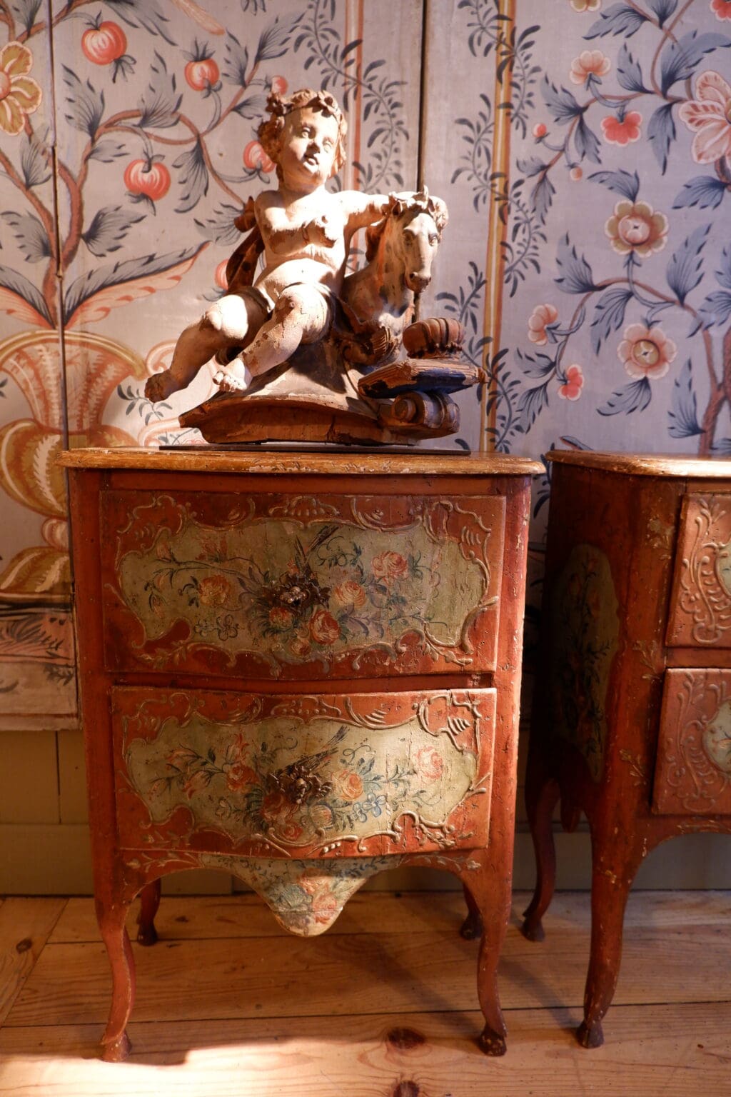 Paire de chevets Siciliens en bois laqué polychrome ca.1800 – Image 8