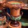 Paire de petits vases Medicis sur socle en terre mélée d'Apt - décor glands & feuilles de chêne -Début XIXe – Image 3