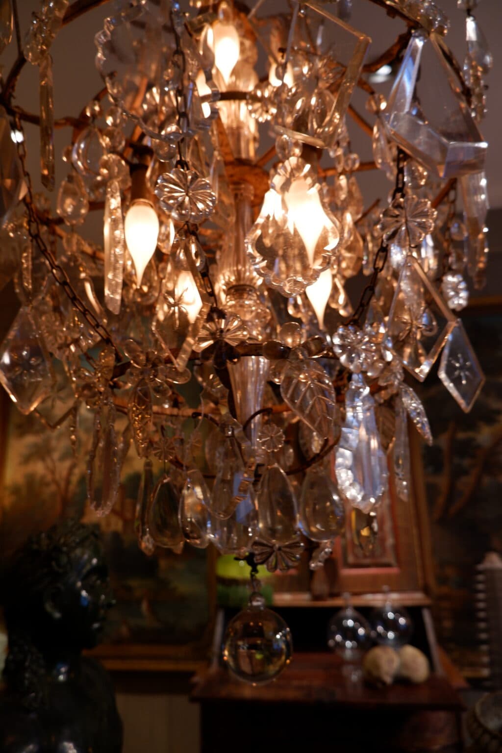 Grand lustre en bronze cabochon et plaques de cristal taillé - France fin XVIIIe – Image 5