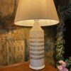 Paire de lampes en grés ivoire décor incisions or par Bitossi pour Bergboms - Suède ca.1960 – Image 3