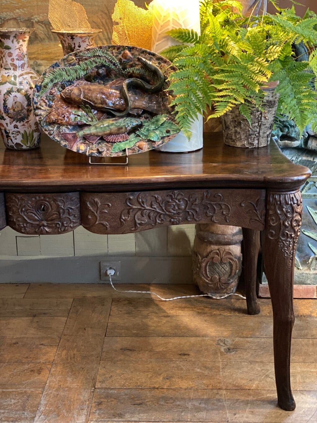Table-bureau en chêne sculptée période Louis XV - France XVIIIe – Image 5