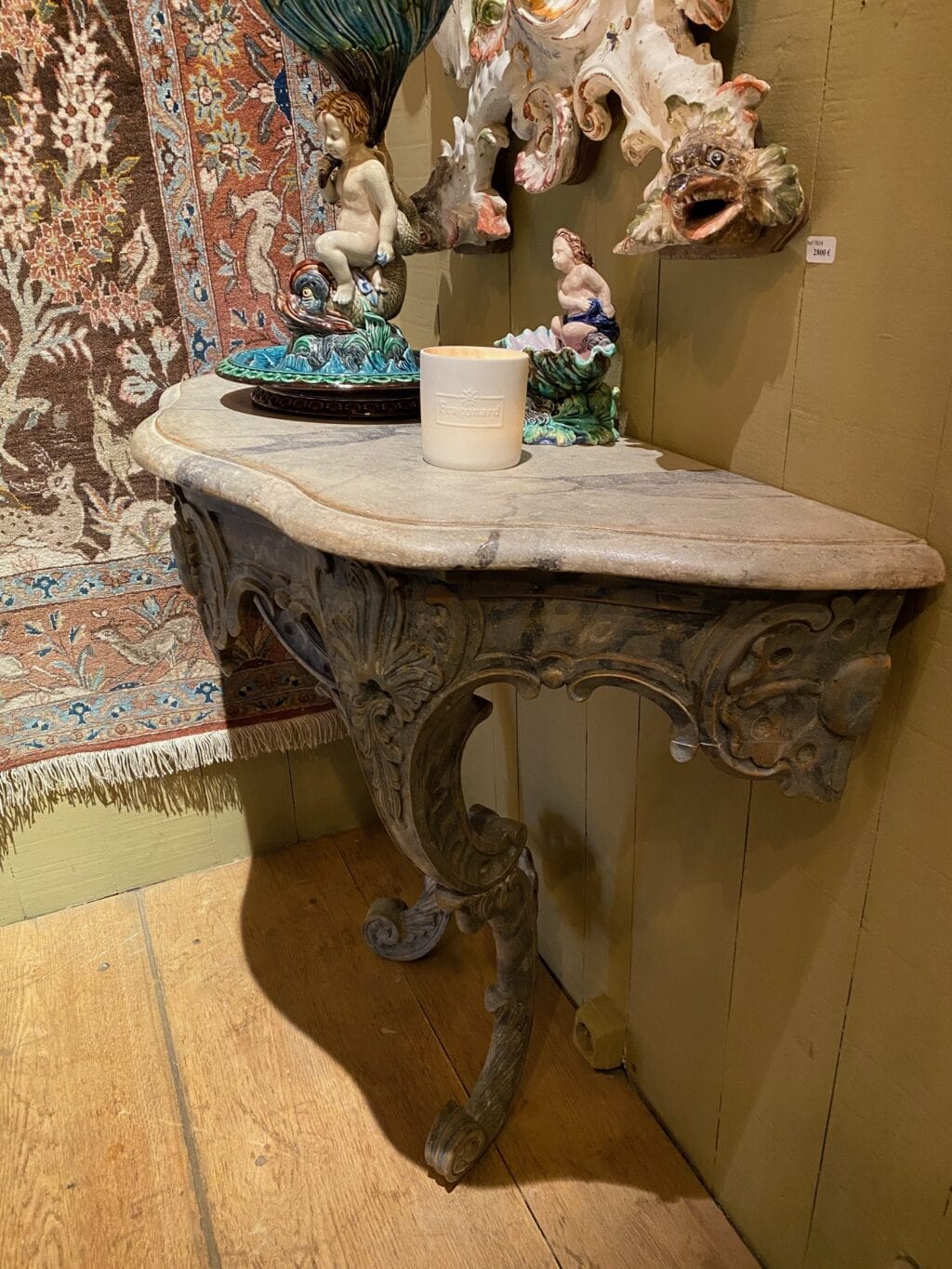 Console Suédoise en bois sculpté & peint décor faux marbre bleu pâle ca.1780 – Image 5