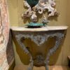 Console Suédoise en bois sculpté & peint décor faux marbre bleu pâle ca.1780 – Image 5