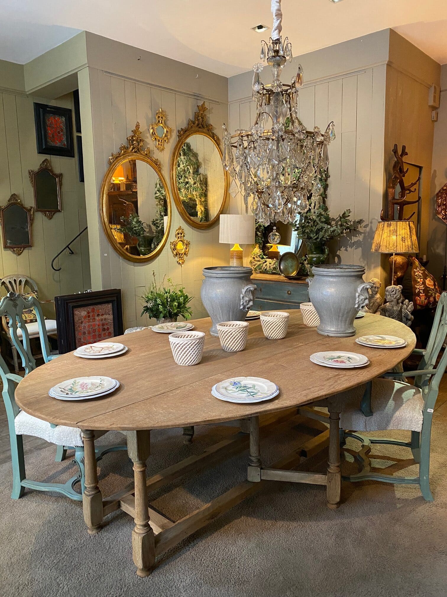 Grande table ovale dite “getleg” en chêne naturel – France XIXe