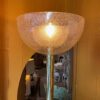 Lampadaire en laiton doré et 3 demi-sphères en verre bullé doré par Carlo Nason ca.1960 – Image 2