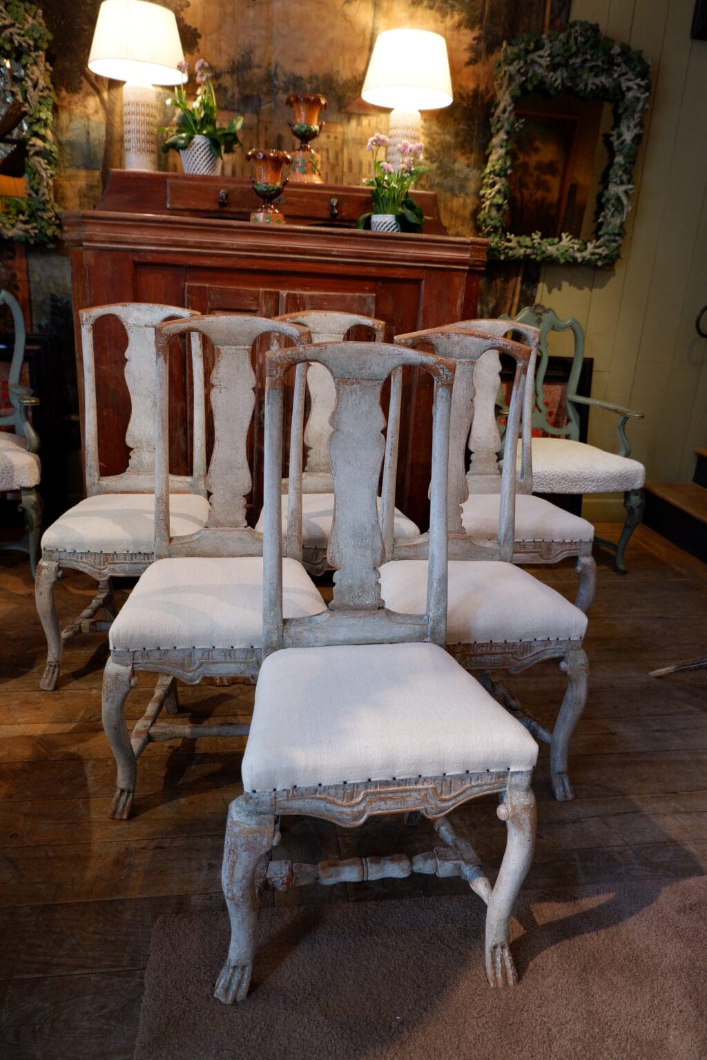 Suite de 6 chaises gustaviennes patine blanc/gris d&#039;origine- Suède ca.1800