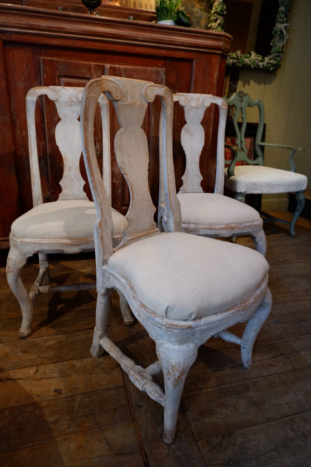 Suite de 4 chaises gustaviennes patine blanc/gris d'origine- Suède ca.1800 – Image 3