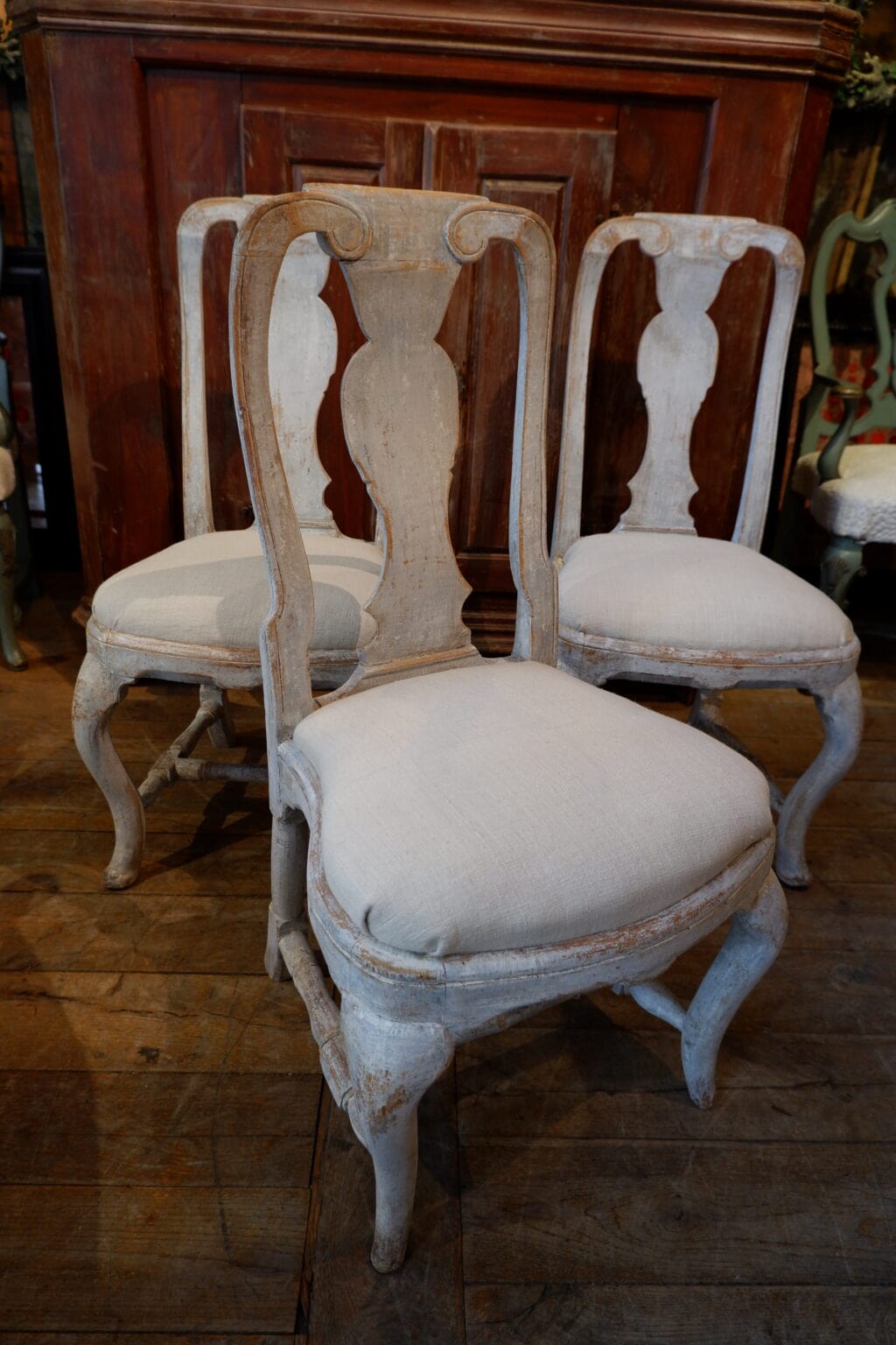Suite de 4 chaises gustaviennes patine blanc/gris d'origine- Suède ca.1800 – Image 2