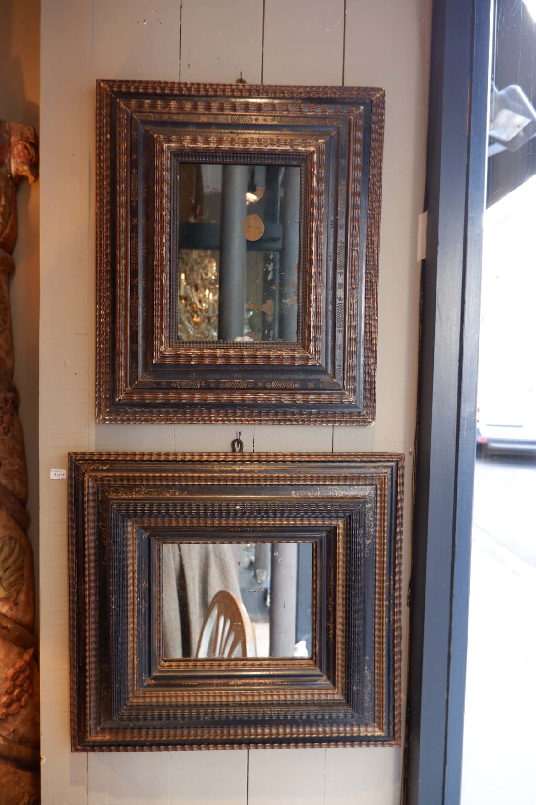 Paire de miroirs cadres en bois sculpté ébonisé – Italie XIXe