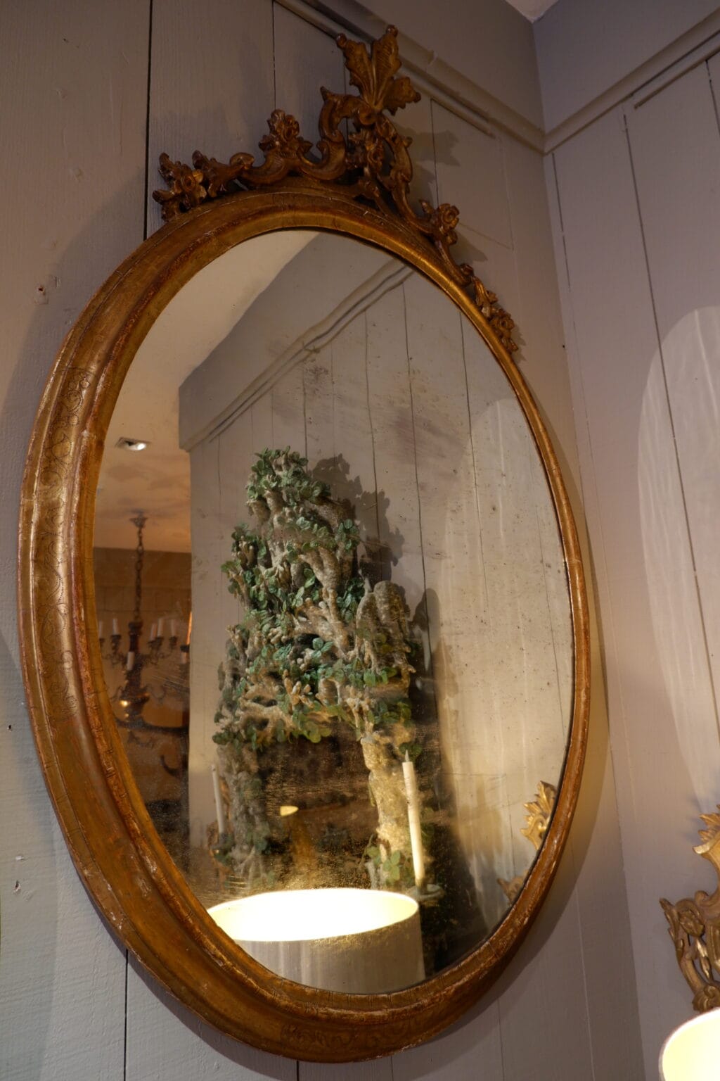 Paire de trés grands miroirs ovals en bois doré et sculpté- Italie XIXe – Image 6
