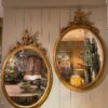 Paire de trés grands miroirs ovals en bois doré et sculpté- Italie XIXe – Image 2