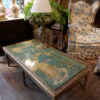 Table basse en bois sculpté & plateau au décor oriental peint sur marbre- Italie XIXe – Image 2