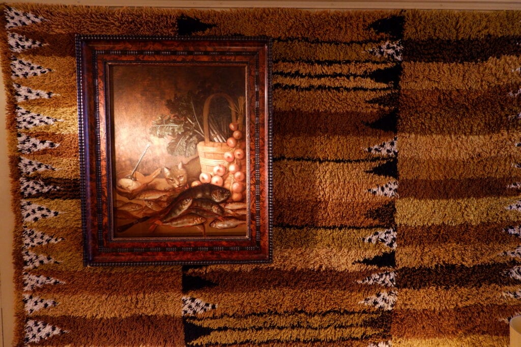 Huile sur bois nature morte au "chat, poissons et panier de légumes" - Italie XIXe – Image 6