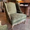 Paire de bergères Louis XV patine vert amande - Tissu velours – Image 2
