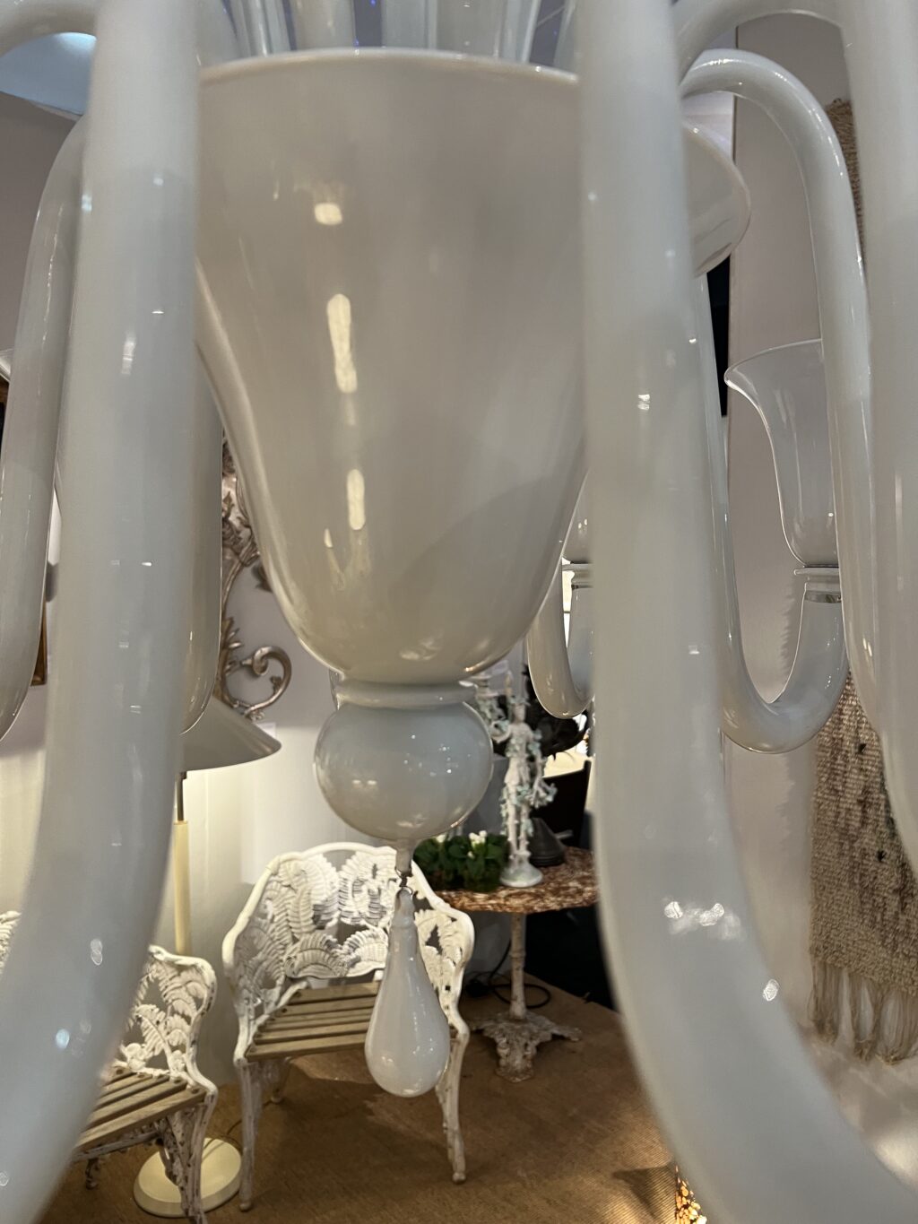 Lustre suspendu en verre blanc de Murano