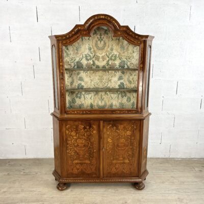 Petit vaisselier deux-corps en bois marqueté