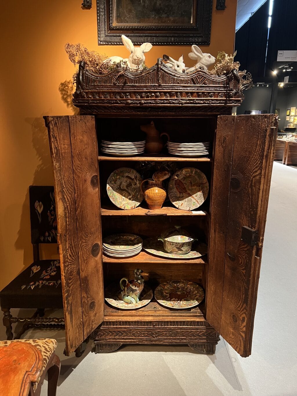 Cabinet à Deux Portes du XIXe Siècle avec Branches et Écorce de Noisetier. Landes, France