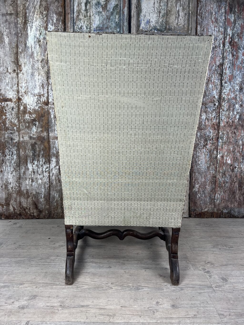 Fauteuil italien en cuir marron patiné style LOUIS XIII