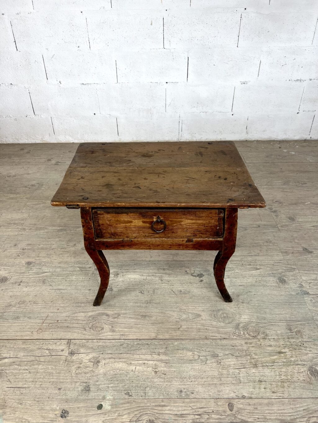 Table de Chevet Rococo suédois