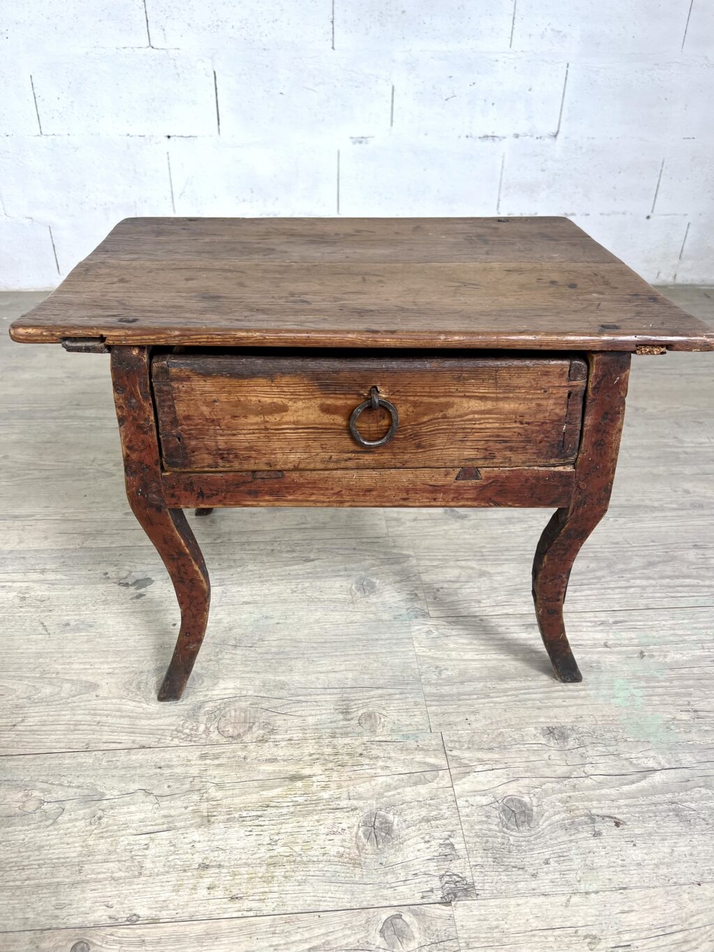 Table de Chevet Rococo suédois