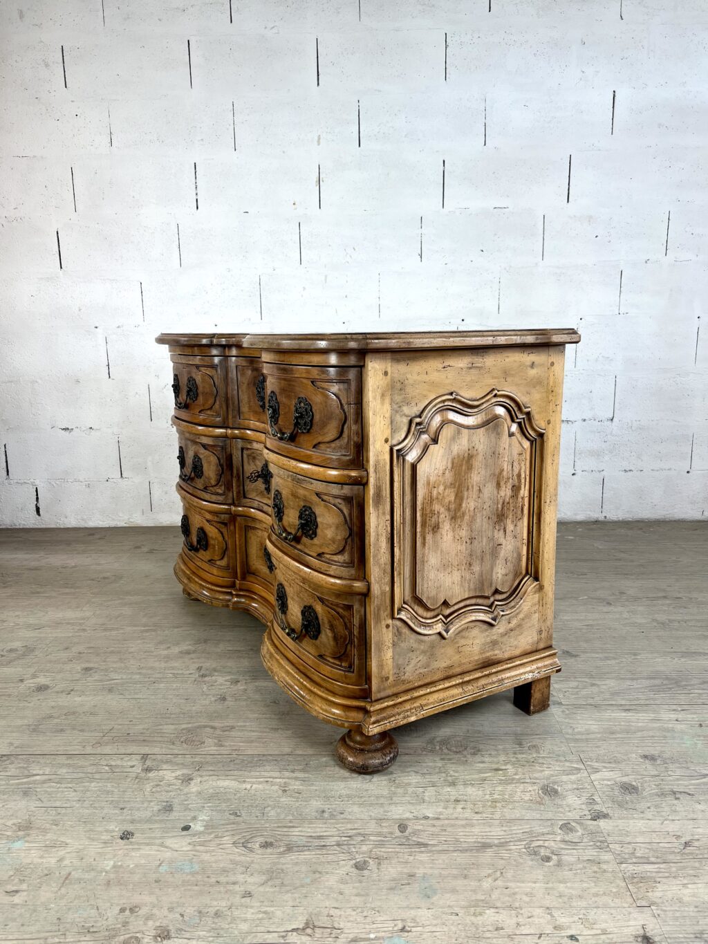 Commode hollandaise en bois naturel